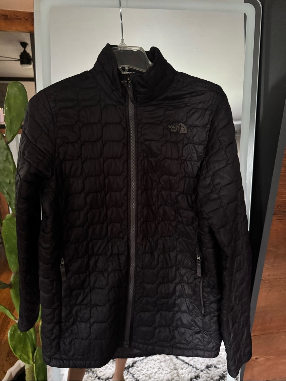 The North Face boys xl Black Quilted Puffer Jacket - Picture 2 of 11